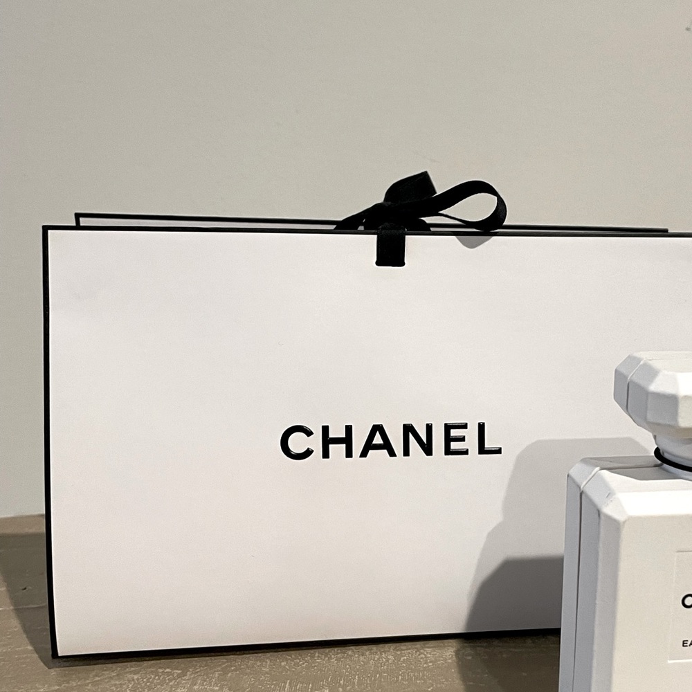 CHANEL gift pouch